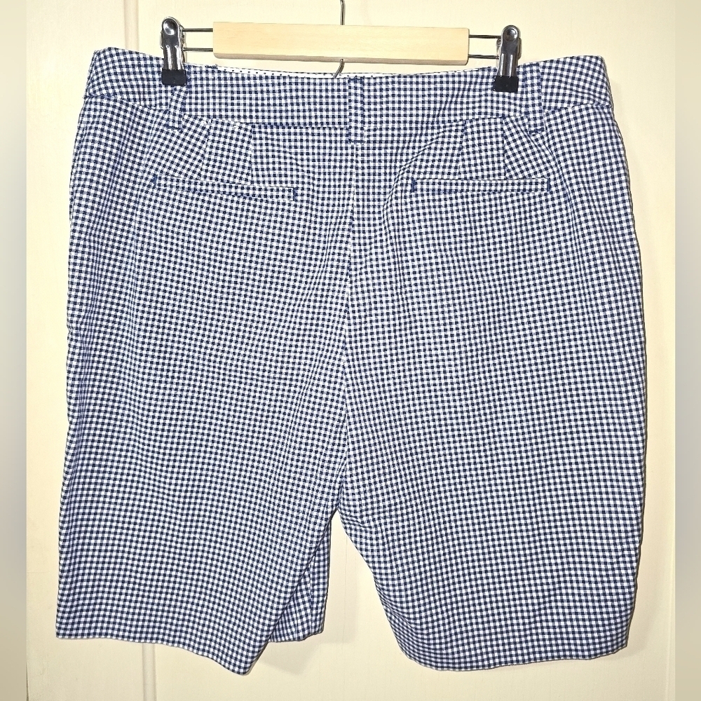 Talbots Women's Perfect Short 10.5" Plaid Chino Navy Blue Size 14 - Picture 4 of 5